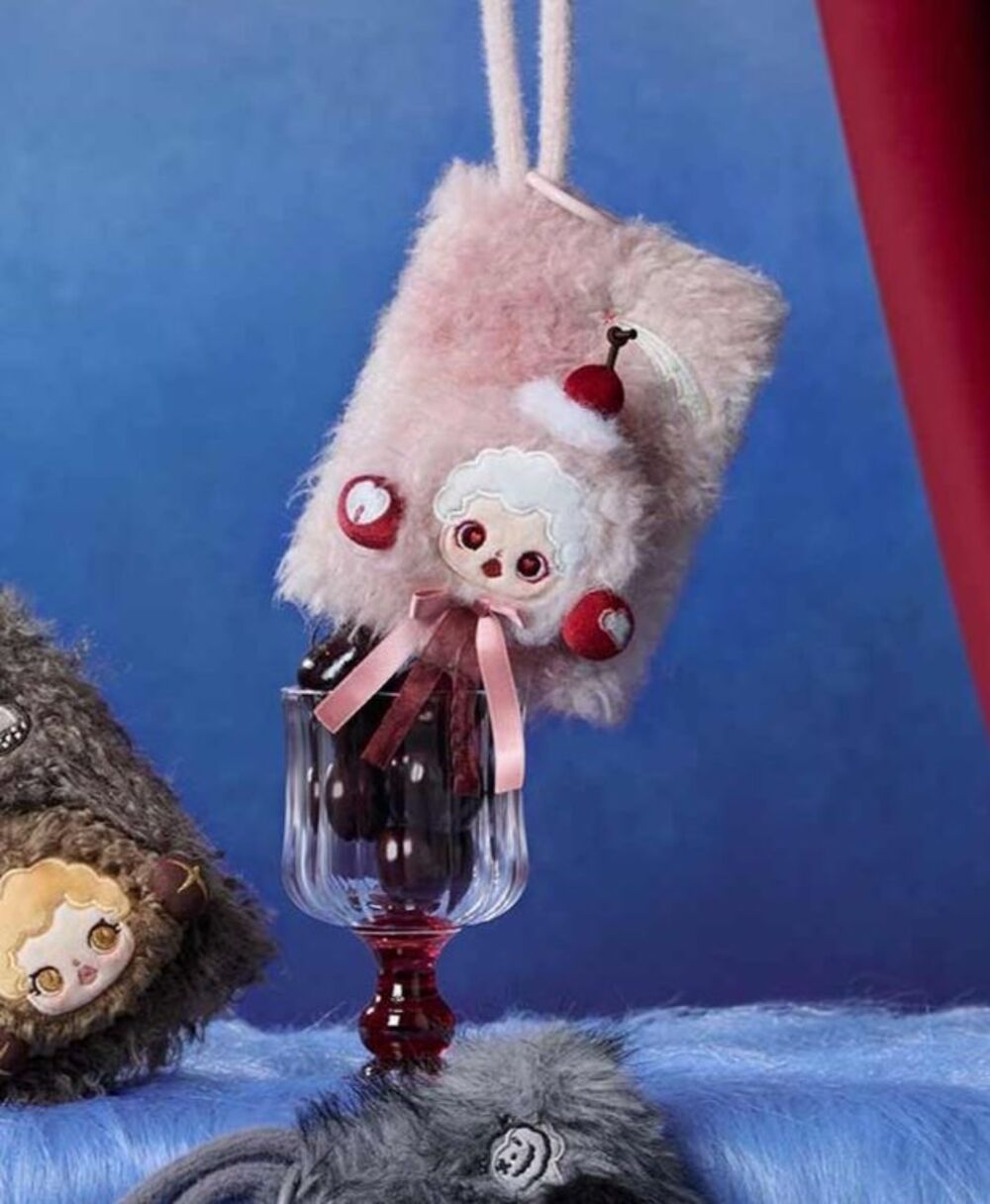 Pop Mart SKULLPANDA You Found Me Series "Moldy Muffin" Plush Mini Bag, NEW